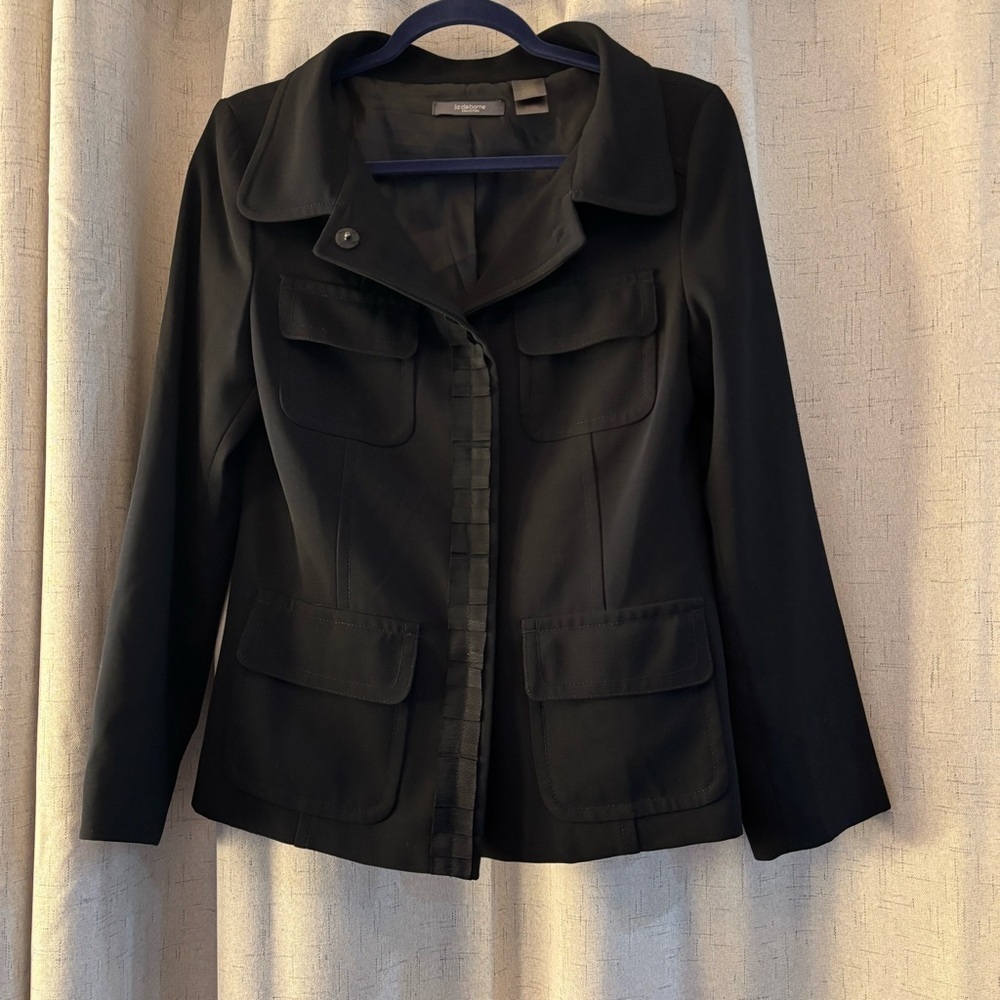 Liz Claiborne Black Blazer, Suit Jacket. Size 10. 4 front pockets. Lined.